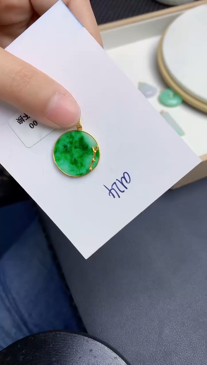 【闪购商品】翡翠颈饰18K金镶嵌0000000000