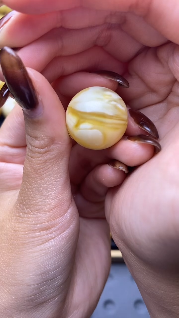 【闪购商品】琥珀裸石未镶嵌蜜蜡84