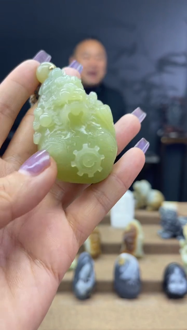 颈饰未镶嵌和田玉1