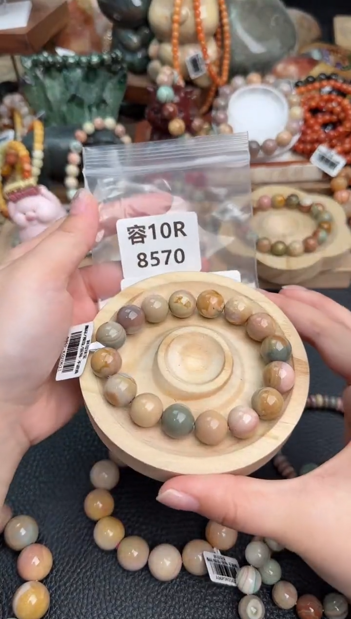 【闪购商品】石英质玉手链未镶嵌10R8570