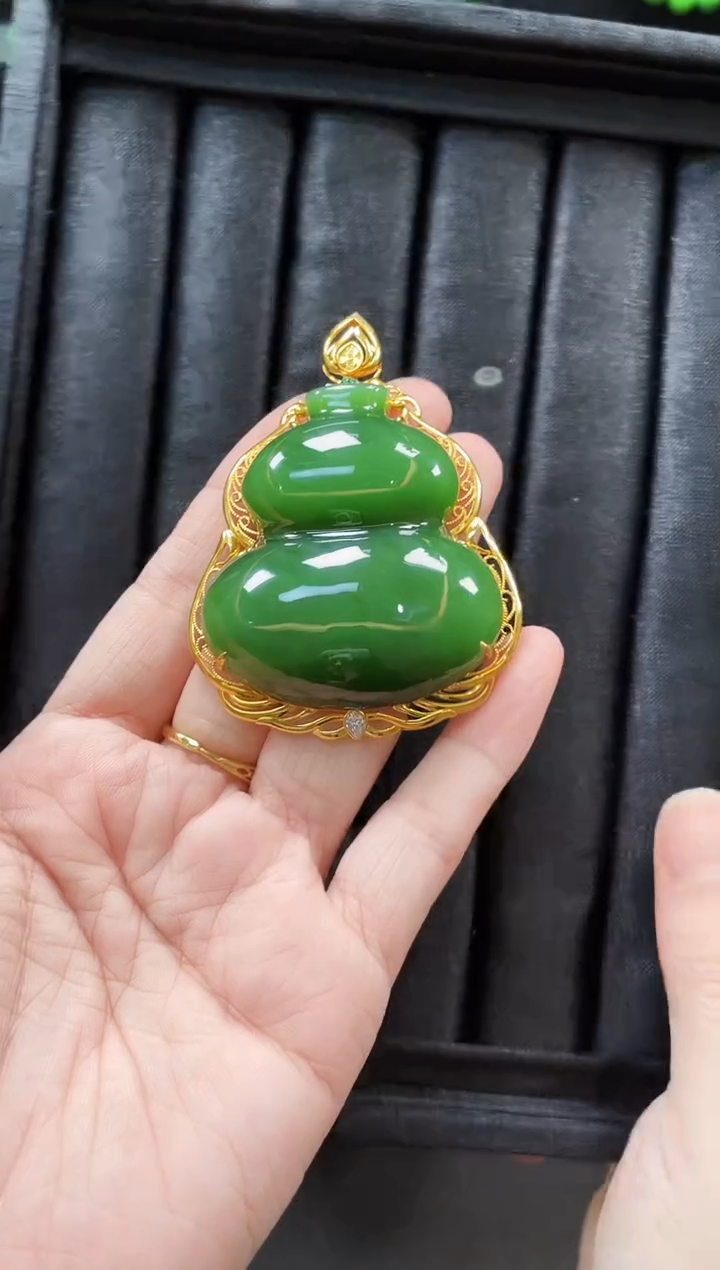 【闪购商品】和田玉吊坠18K金镶嵌多样性发一