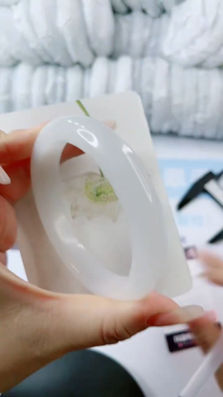 【闪购商品】石英质玉手镯未镶嵌0196245184-多样性发货