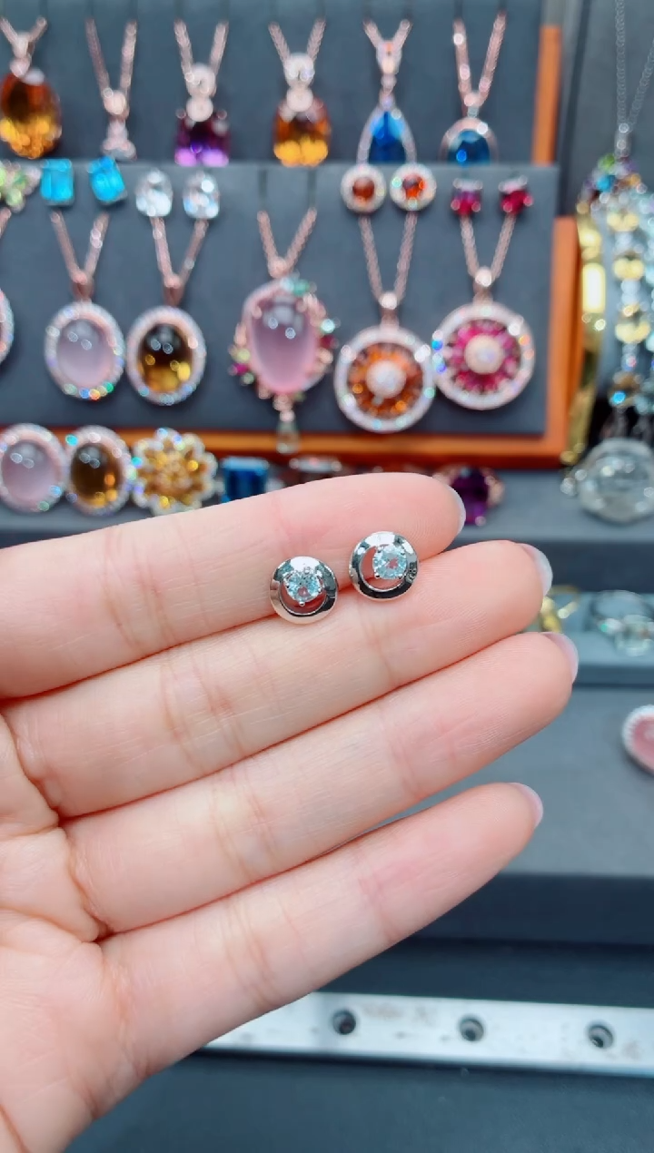 银S925镶嵌托帕石耳饰托帕石耳饰