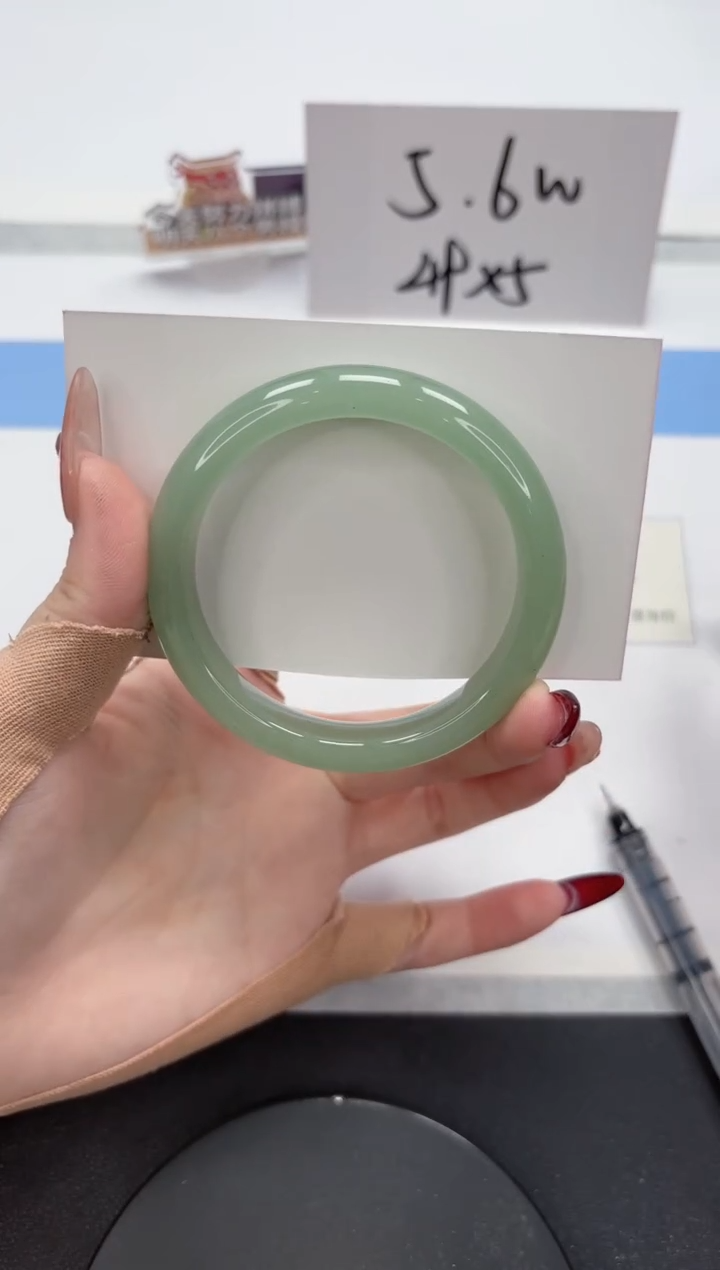 【闪购商品】石英质玉手镯未镶嵌A371-55