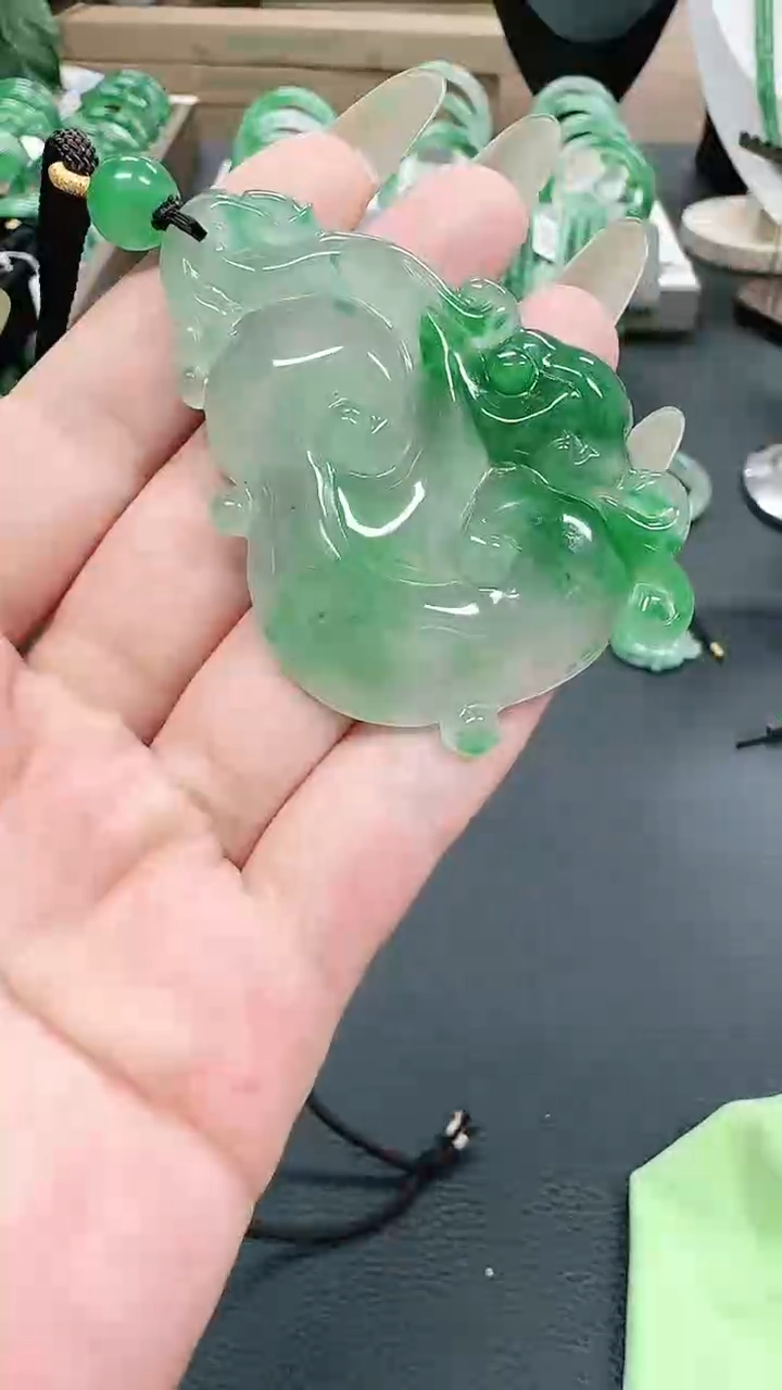 未镶嵌1石英质玉（非洲翠）/9984