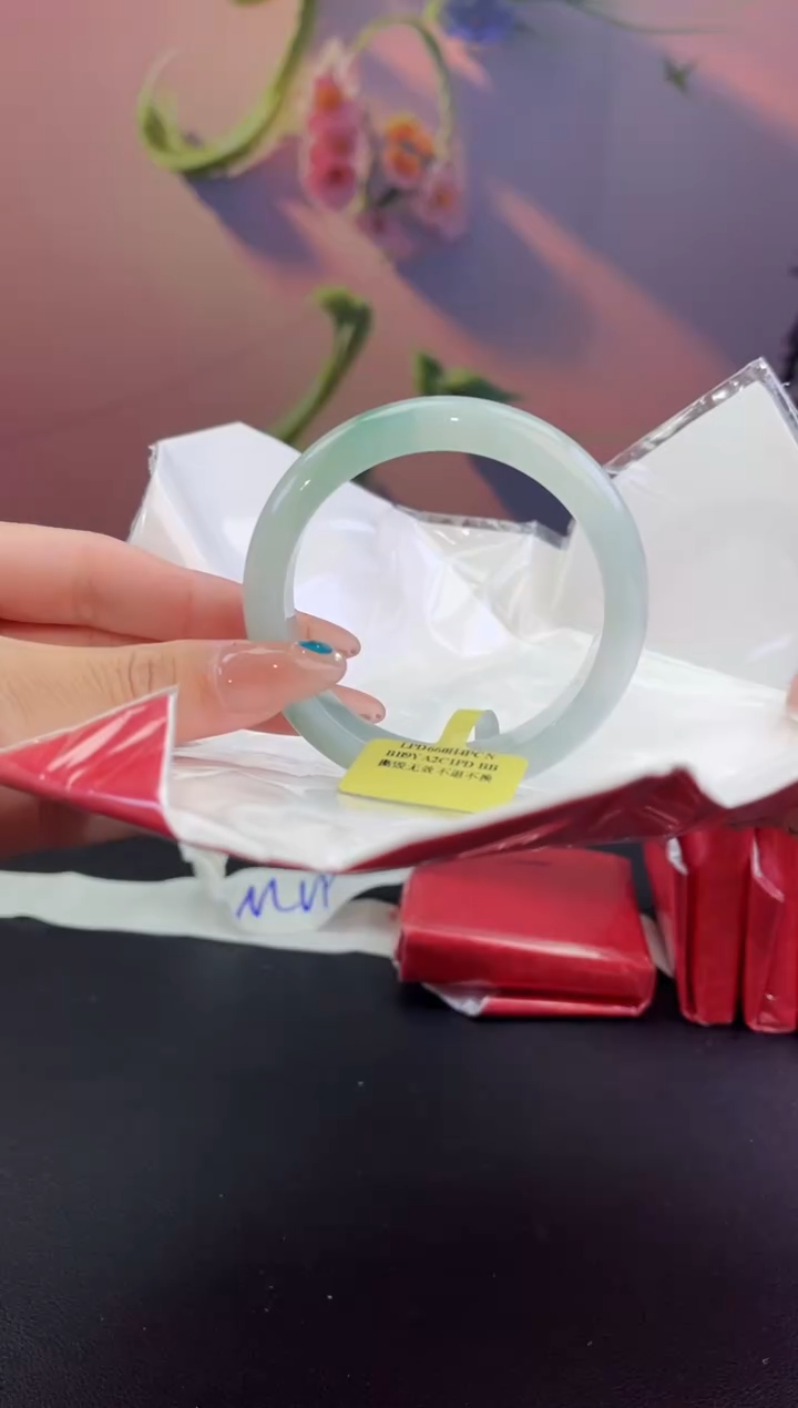 翡翠未镶嵌手镯9翡翠手镯