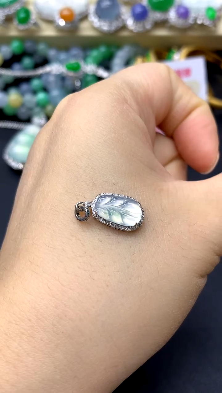 颈饰18K金镶嵌翡翠276-中国好珍宝