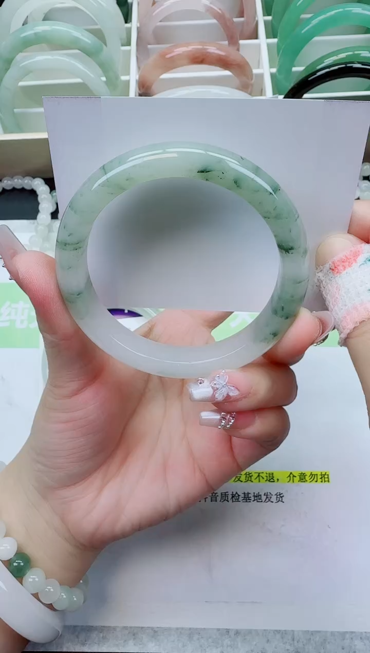 【闪购商品】石英质玉手镯未镶嵌164/58-59圈