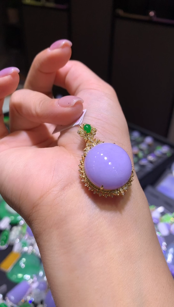 【闪购商品】翡翠吊坠(不含链)18K金镶嵌蛋面