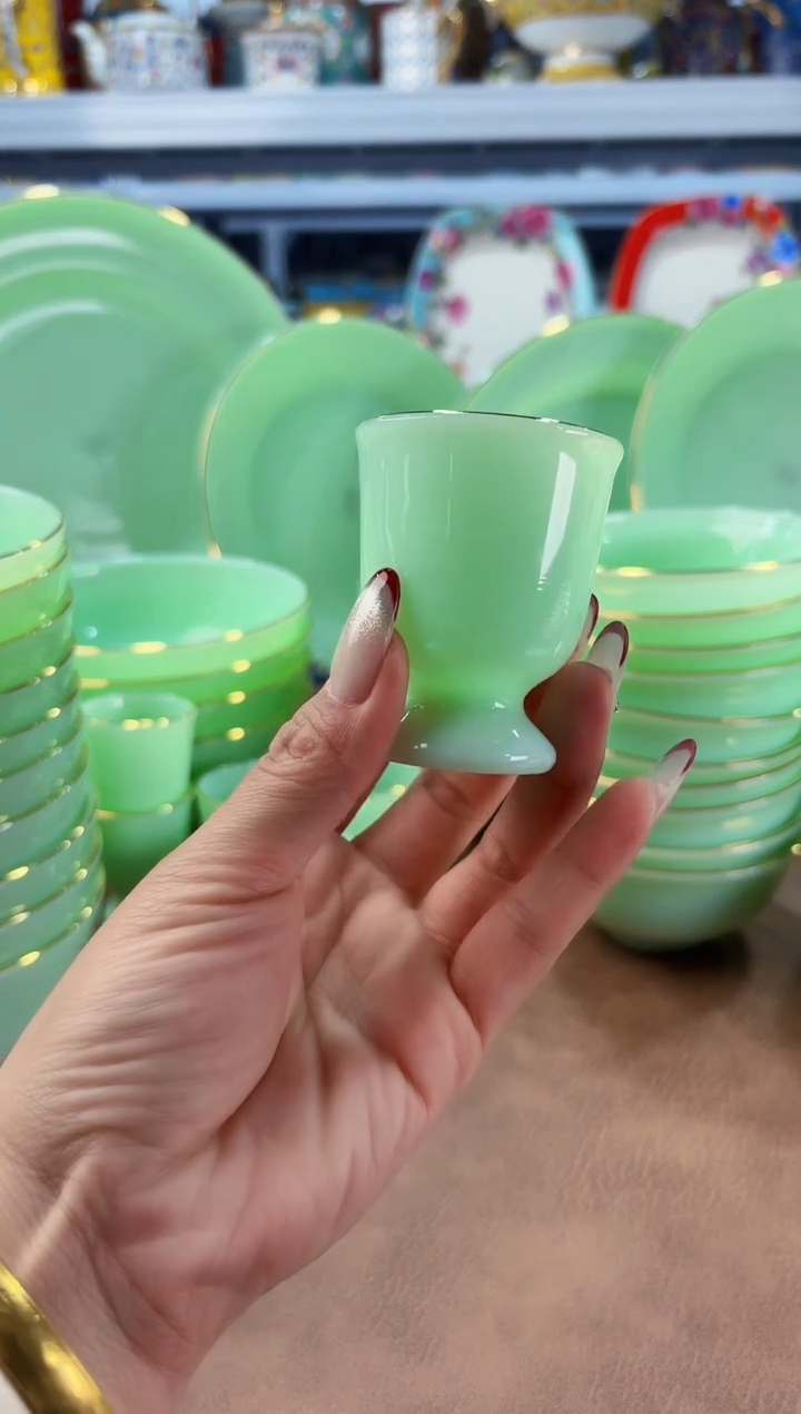 玉瓷高足酒杯10只