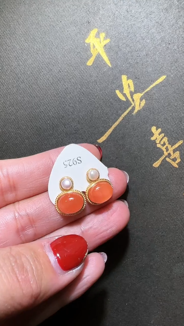 【闪购商品】南红玛瑙耳饰银S925镶嵌南红蛋面耳钉