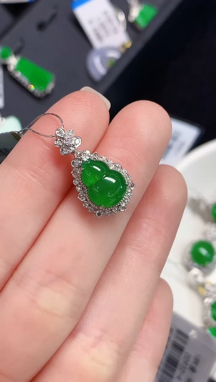 吊坠(不含链)18K金镶嵌翡翠CY多样性发其一