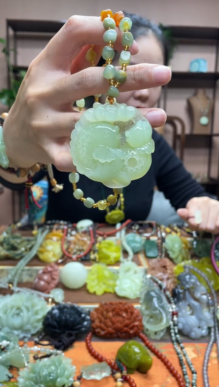 未镶嵌岫玉吊坠·