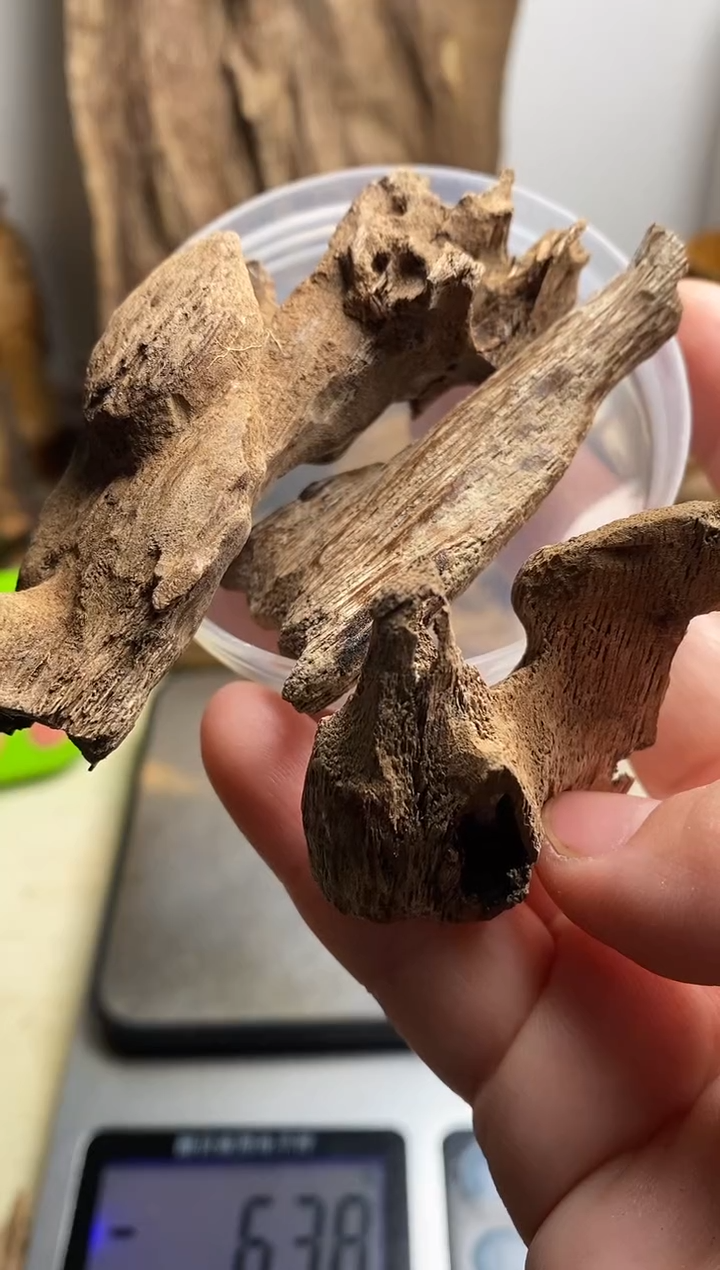 【闪购商品】沉香手把件柬埔寨沉香土沉11克