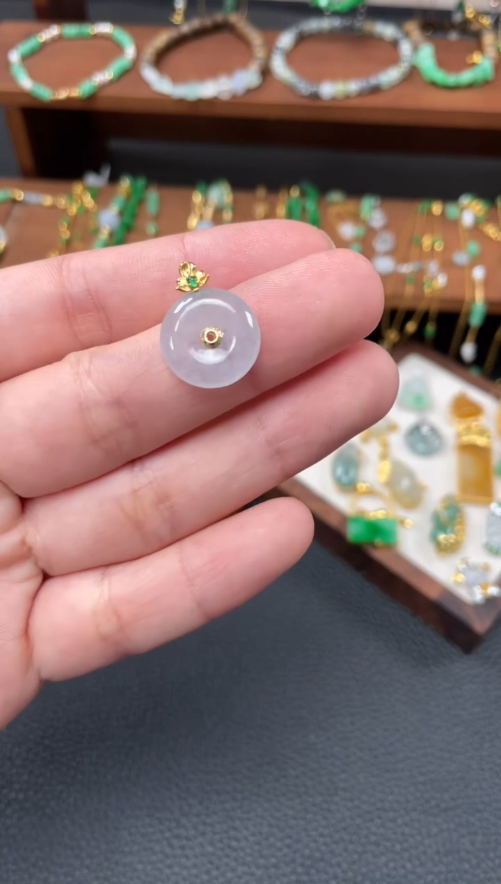 【闪购商品】翡翠吊坠(不含链)18K金镶嵌一个    P526