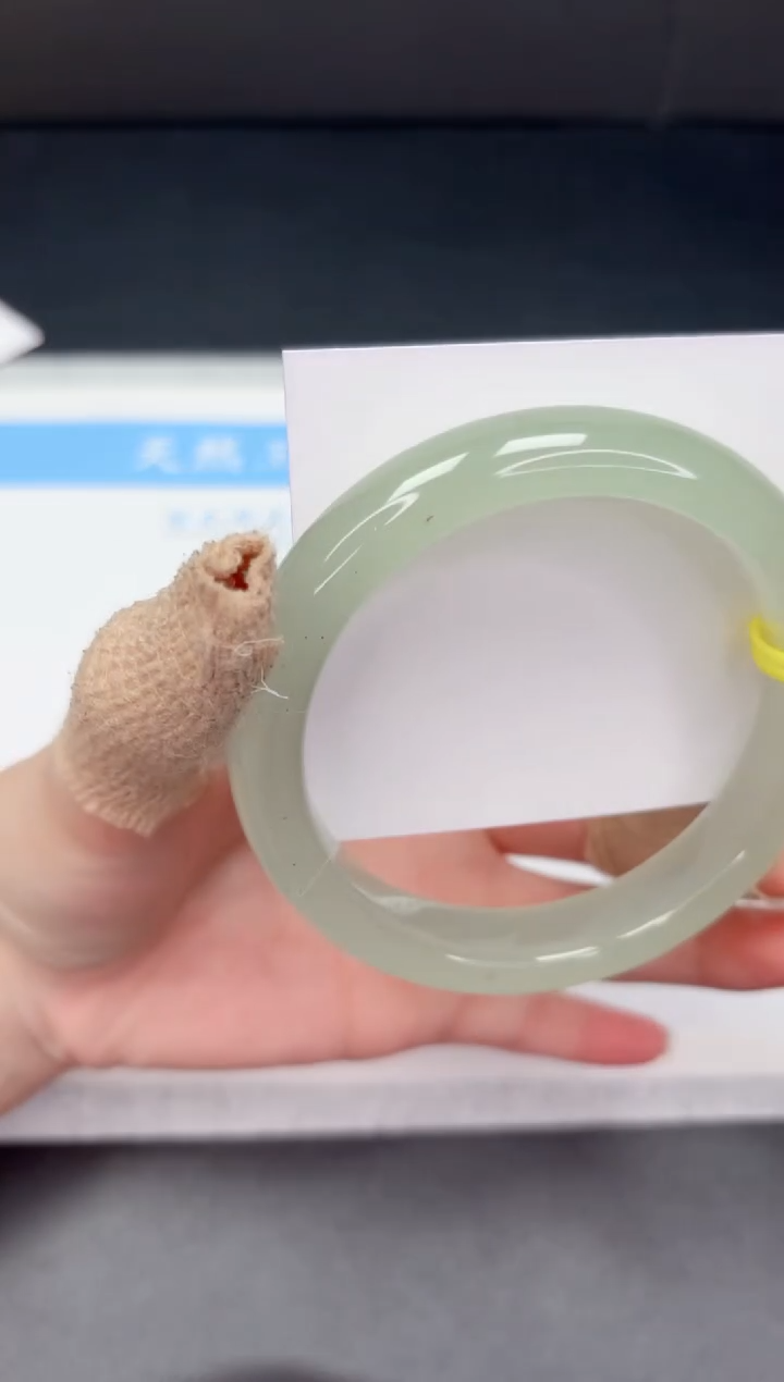 【闪购商品】石英质玉手镯未镶嵌197-62.3