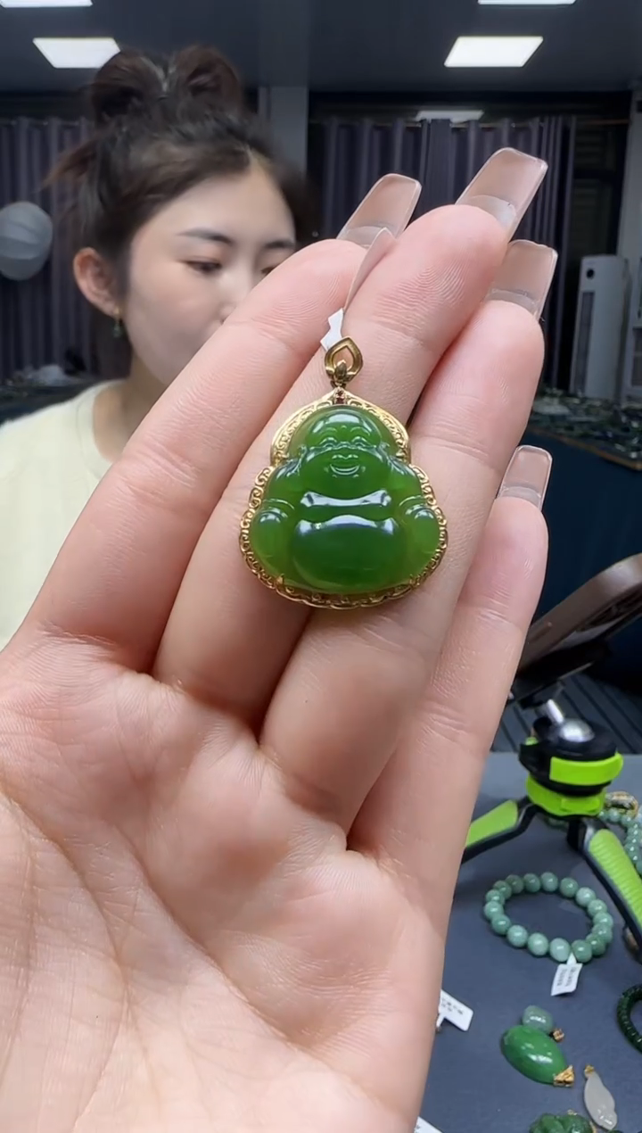 【闪购商品】和田玉挂件18K金镶嵌1