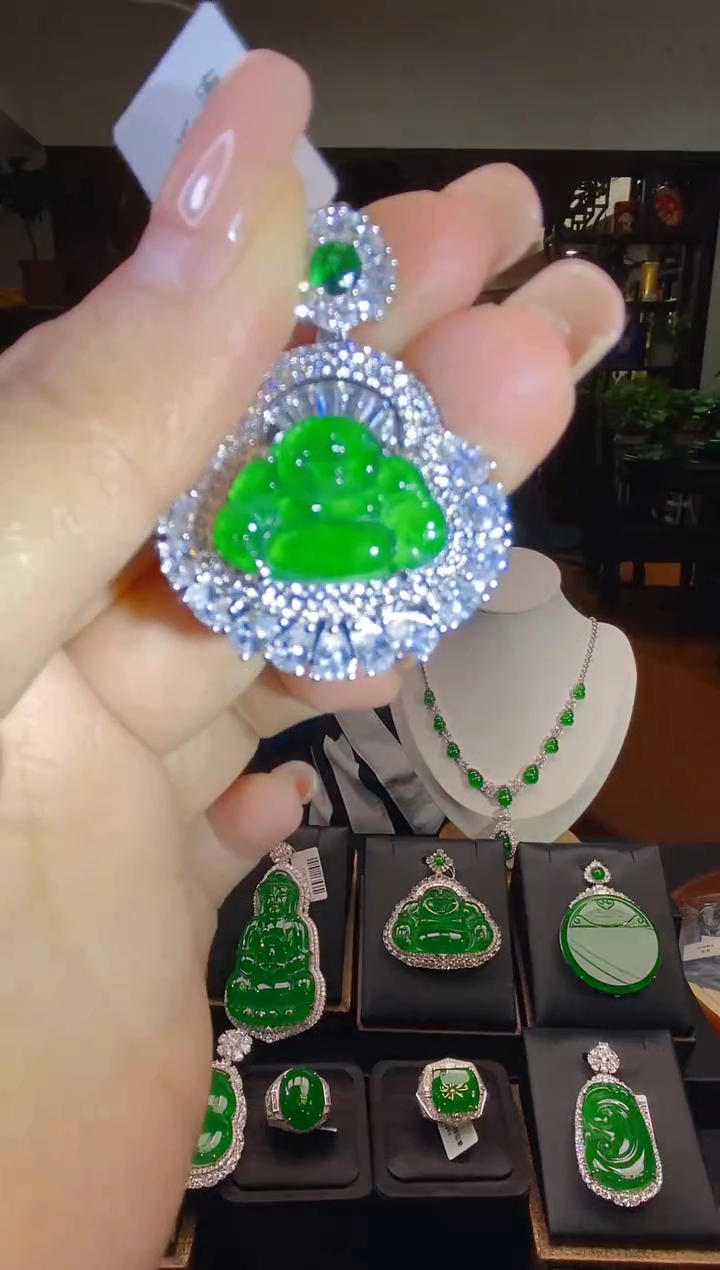 【闪购商品】翡翠吊坠(不含链)未镶嵌翡翠吊坠