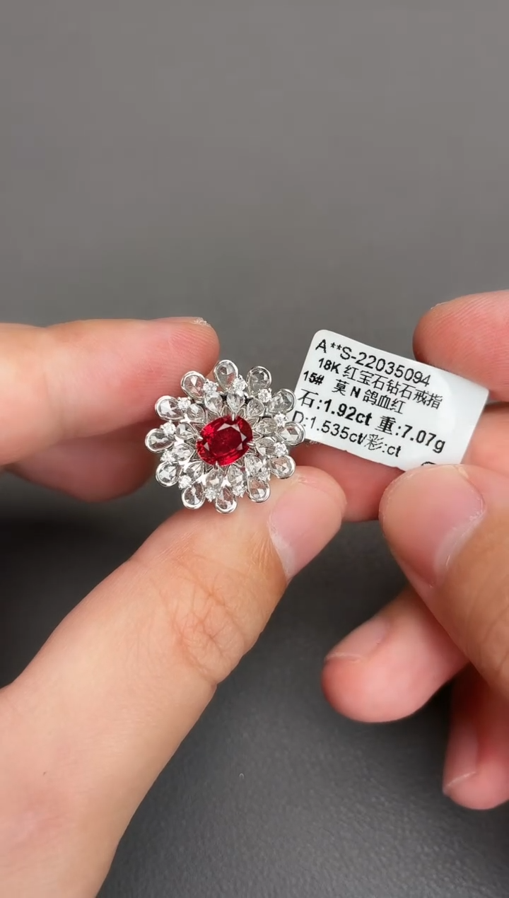 18K金镶嵌戒指红宝石1.92ct/无烧鸽血红/AIGS/月底清货