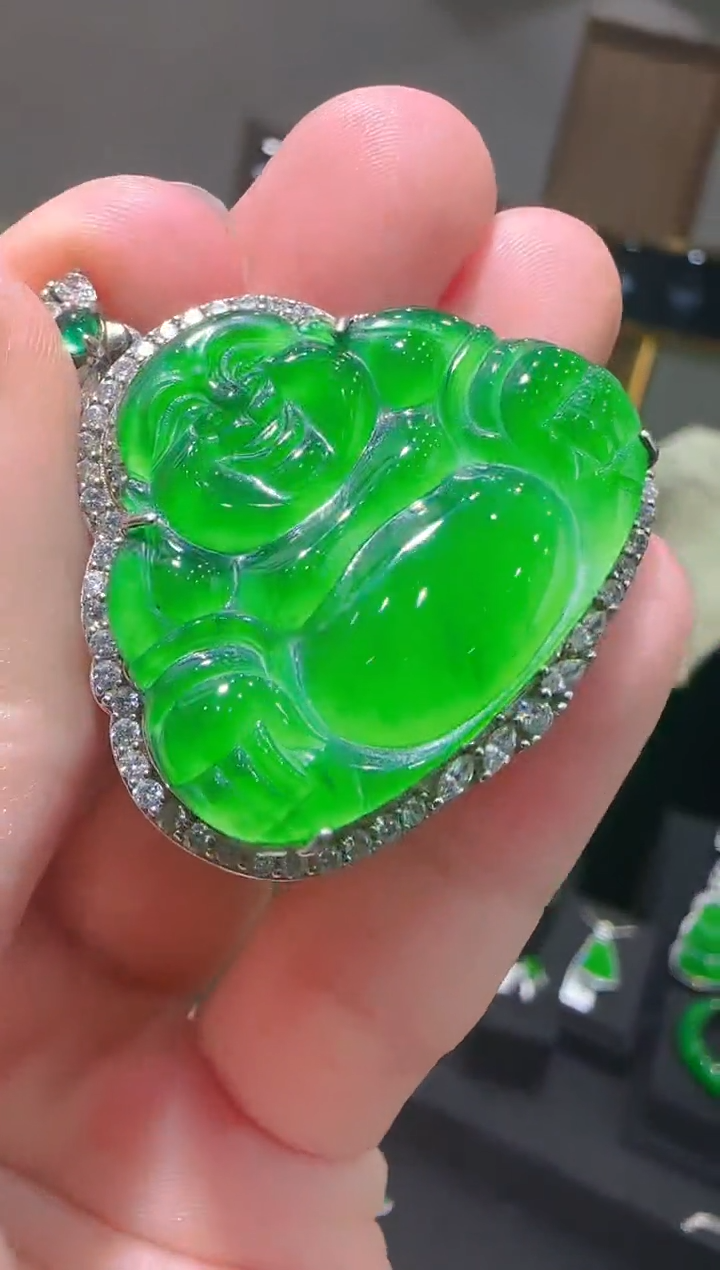 【闪购商品】翡翠吊坠(赠链)银S925镶嵌天然翡翠A货多样性发一件