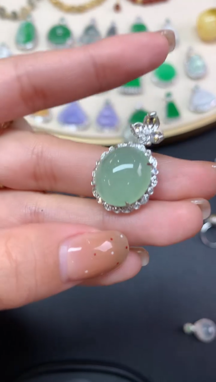 【闪购商品】翡翠吊坠(不含链)18K金镶嵌吊坠A444|6980