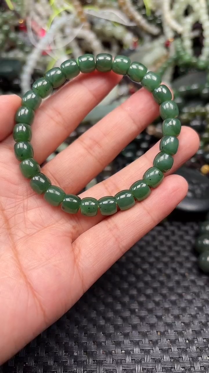 和田玉未镶嵌颈饰1