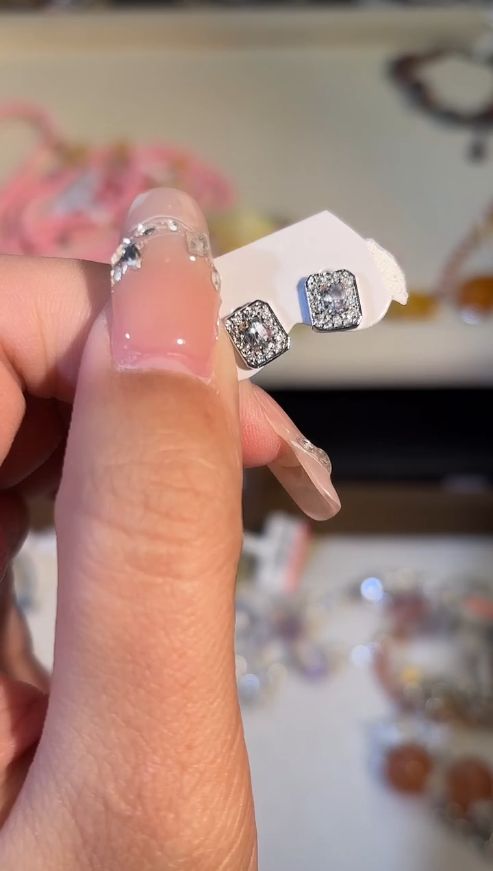 银S925镶嵌托帕石耳钉g161多样性发货一件