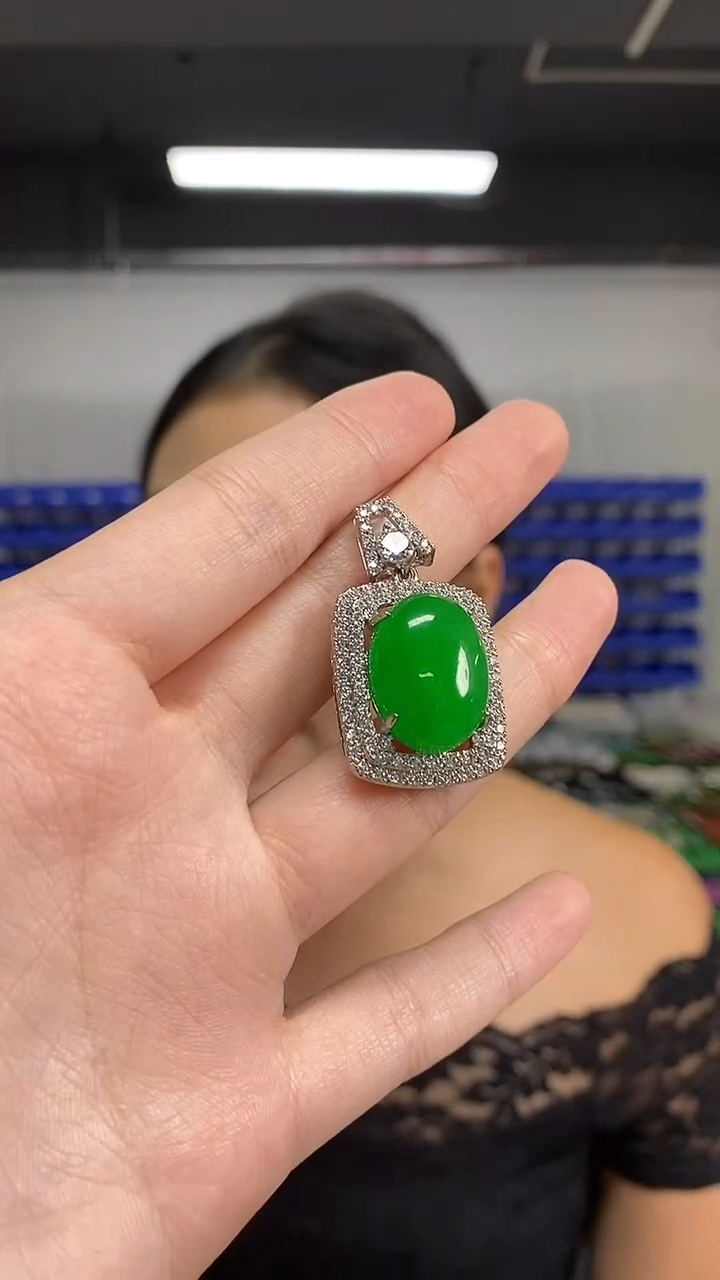 颈饰未镶嵌翡翠多样性发其一颜色微差