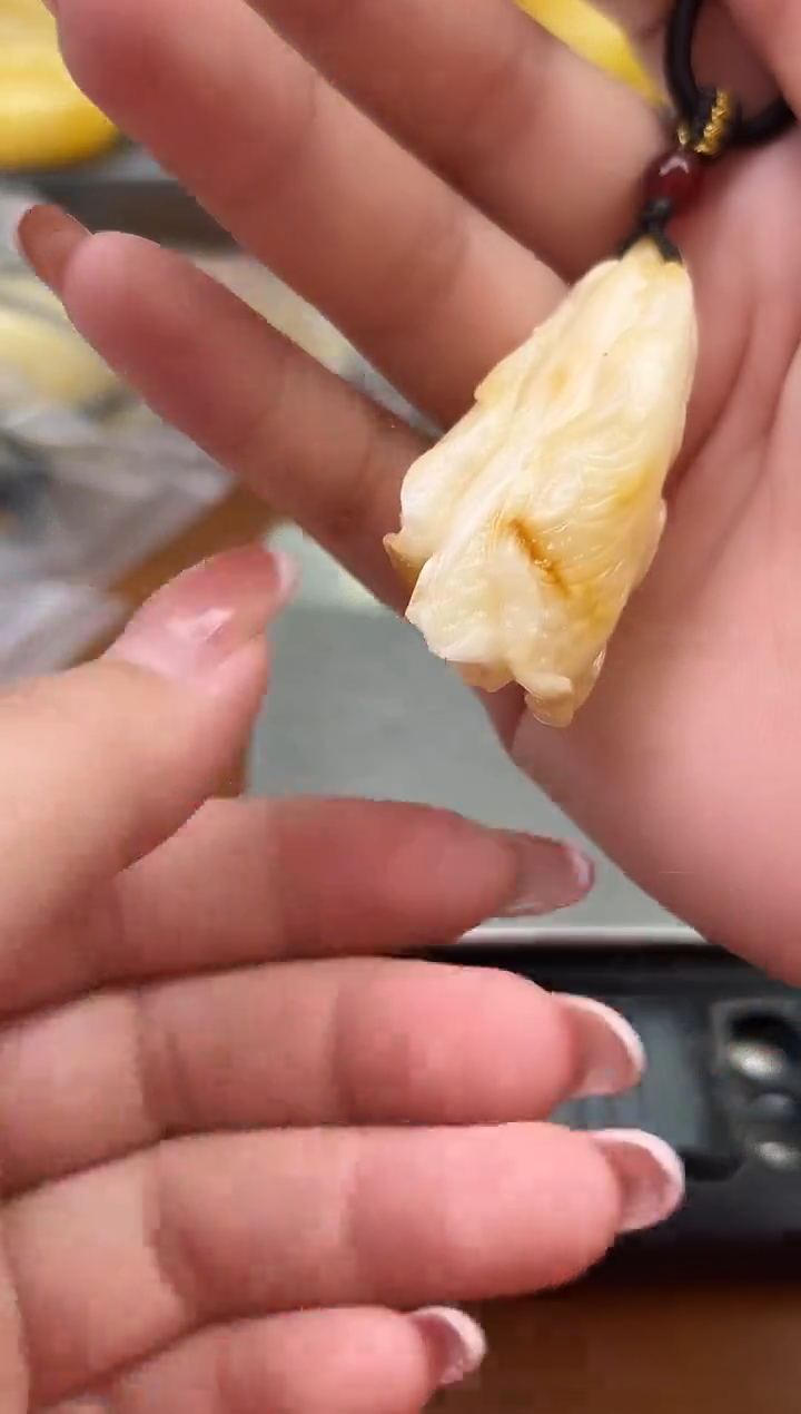 未镶嵌琥珀裸石琥珀蜜蜡吊坠