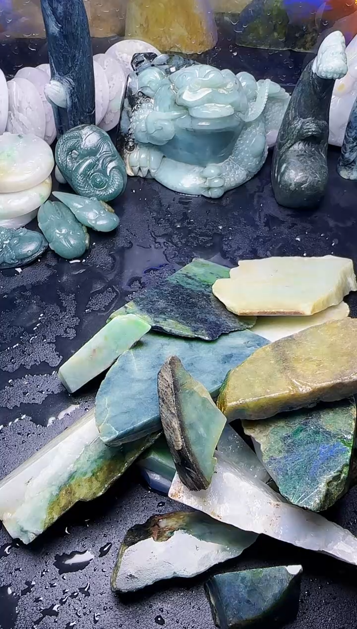 颈饰未镶嵌翡翠珂****枚121