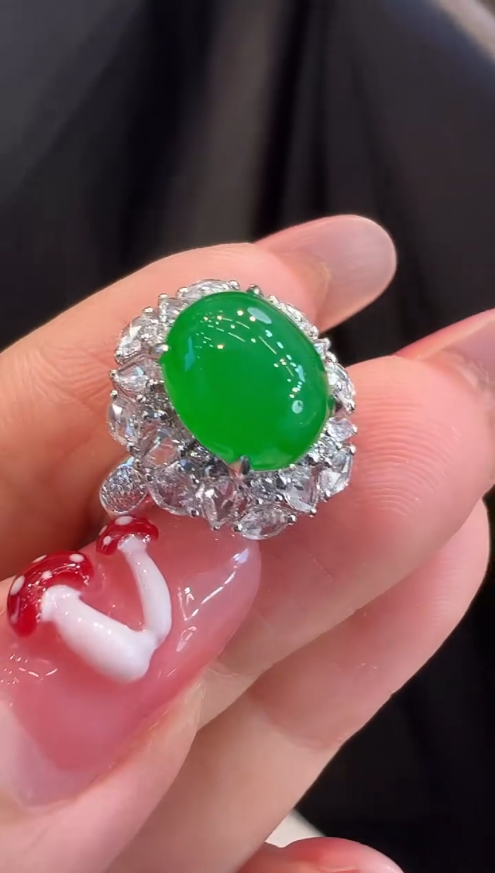 翡翠戒指18K金镶嵌戒指