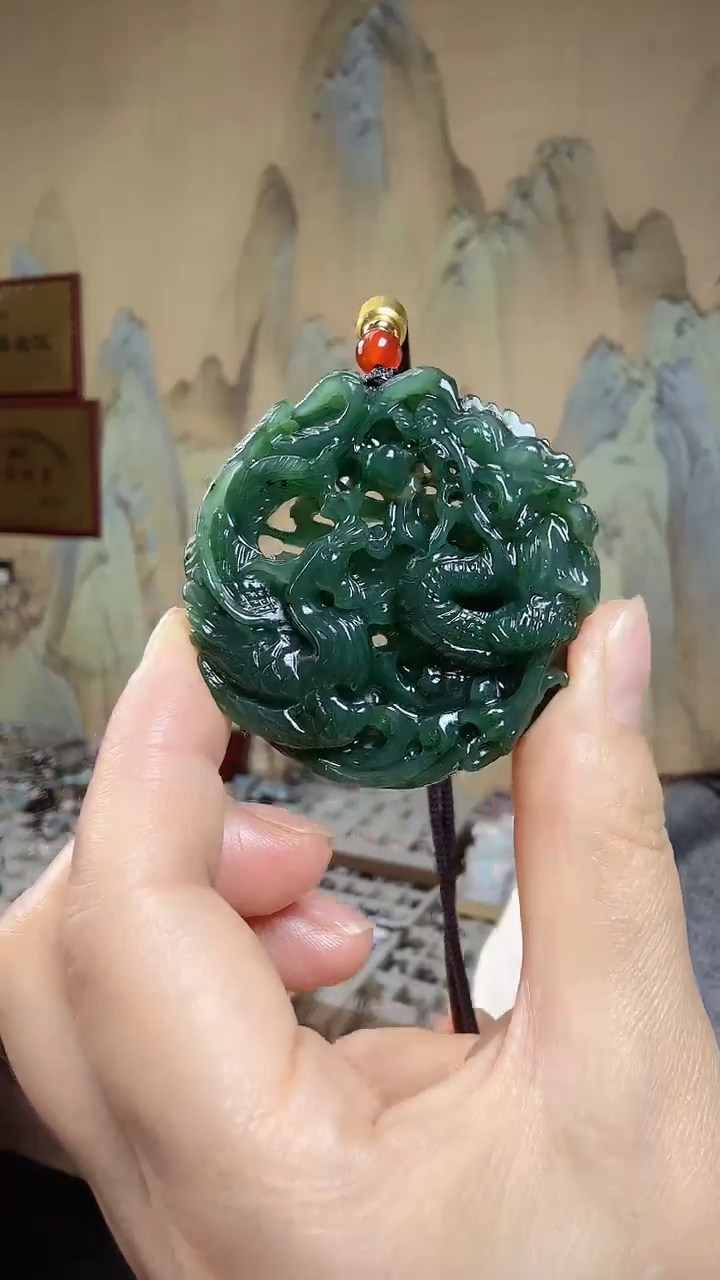 颈饰未镶嵌和田玉.