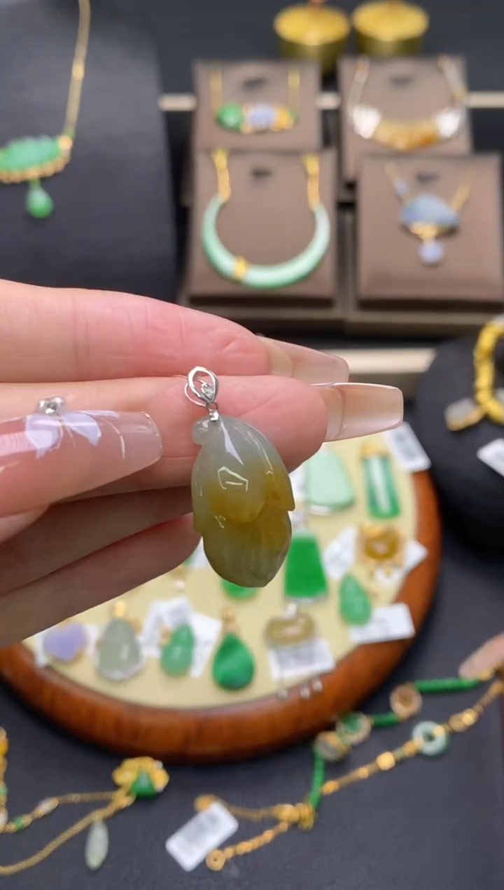 【闪购商品】翡翠颈饰18K金镶嵌净货18521