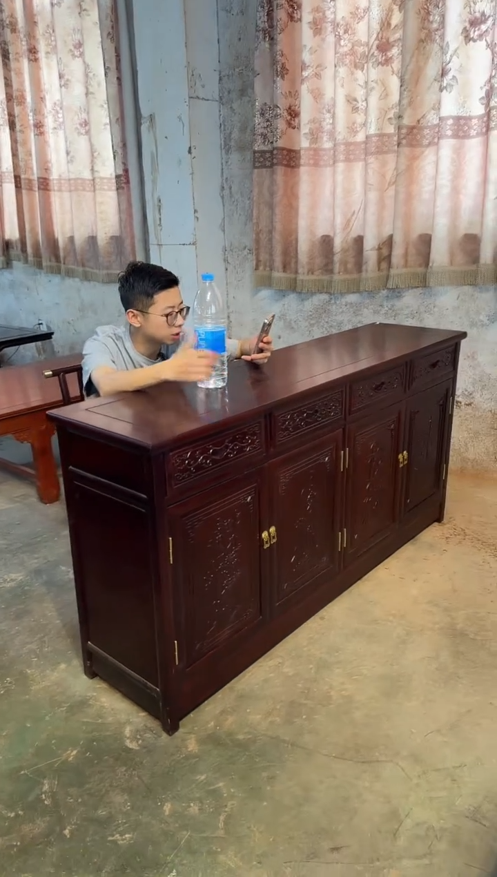 黑酸枝木类成套家具四门餐边柜