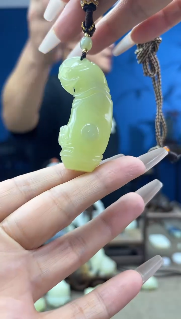 和田玉未镶嵌颈饰1