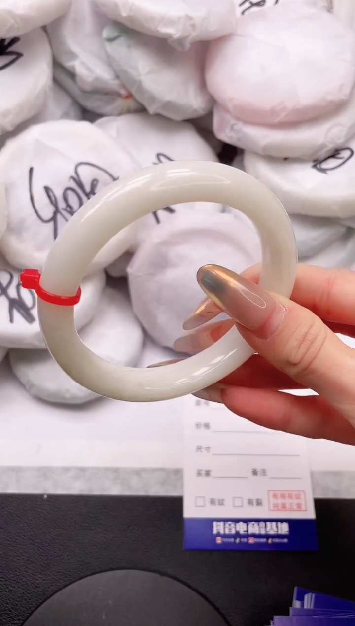 【闪购商品】和田玉手镯未镶嵌16K130-62