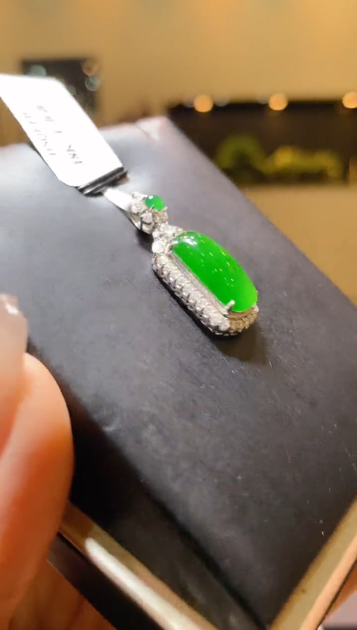 【闪购商品】翡翠吊坠(赠链)18K金镶嵌A27