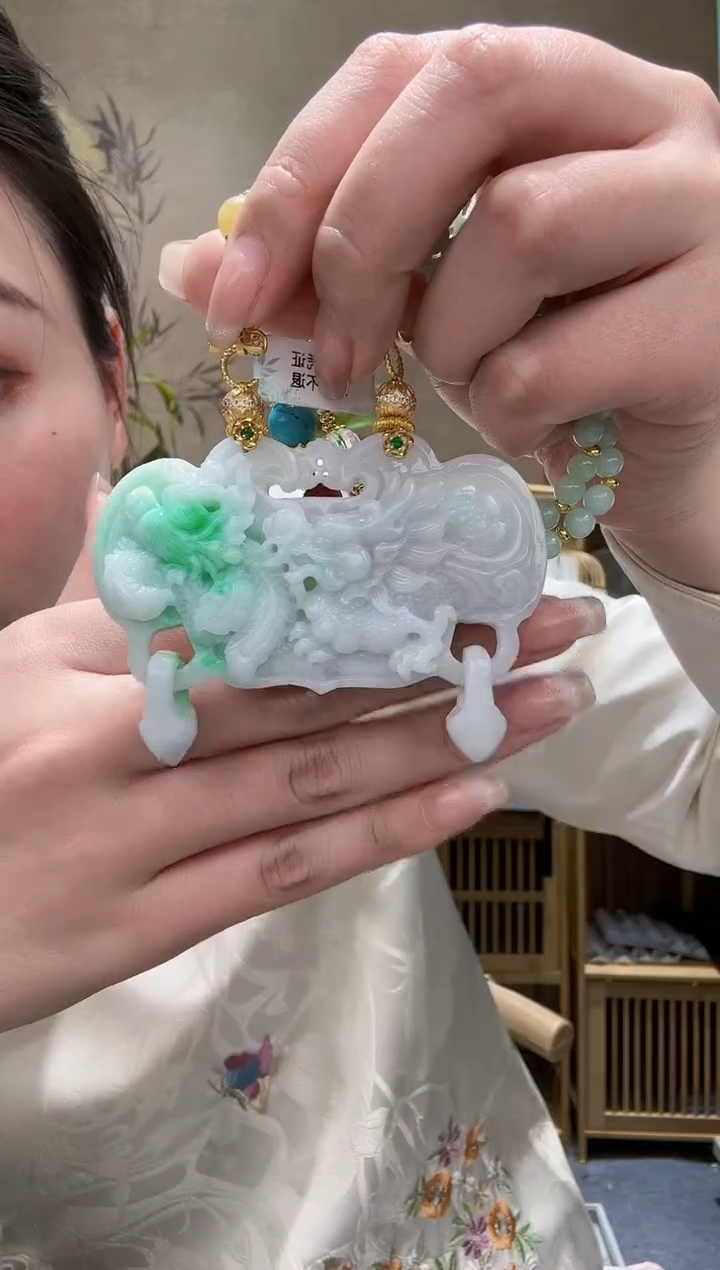 【闪购商品】翡翠颈饰未镶嵌吊坠