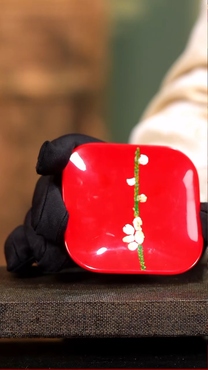 红色蛋壳镶嵌梅花杯垫-太古大漆·