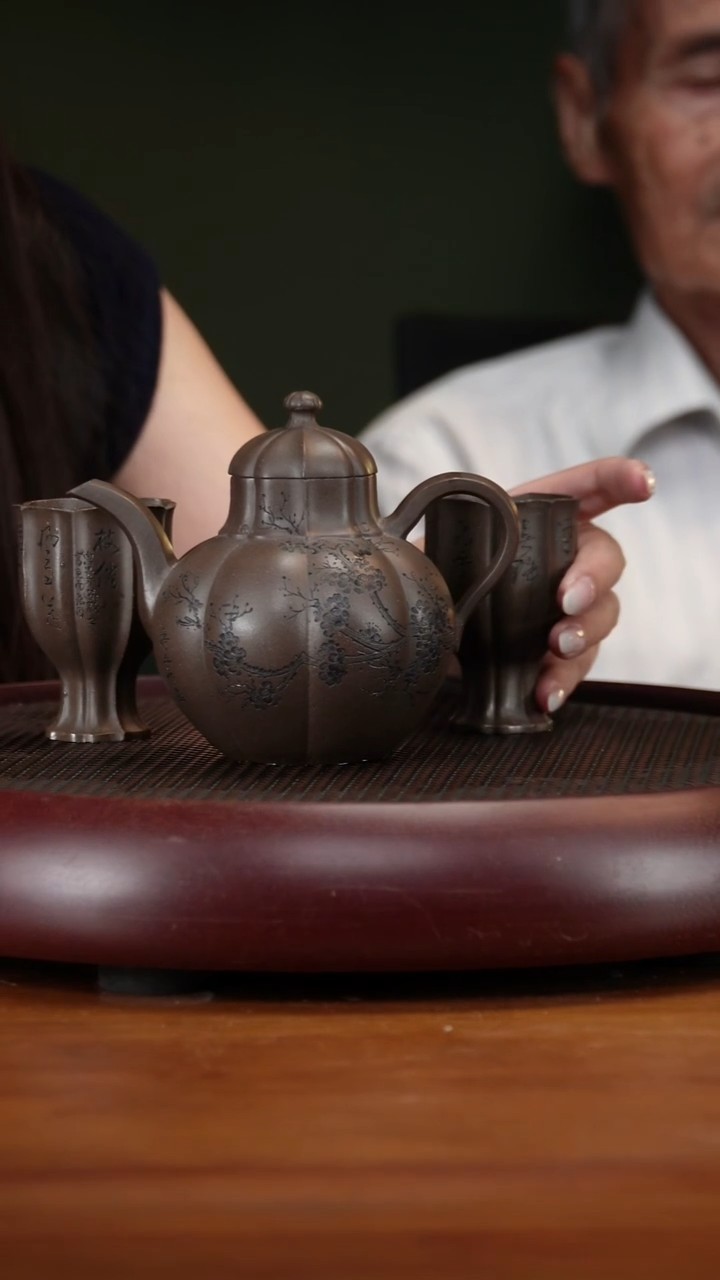 茶壶紫砂24TYL筋纹酒樽套组 唐门金砂350cc