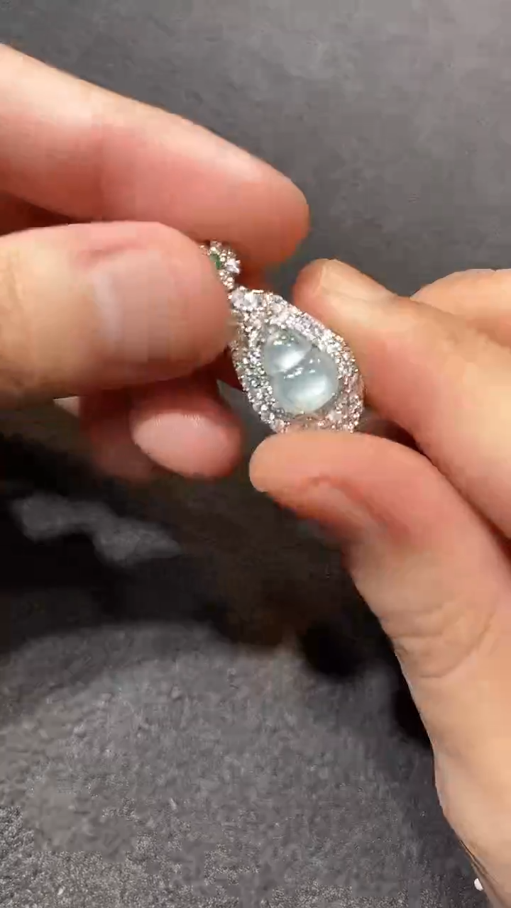 翡翠未镶嵌吊坠(不含链)多样性发货不含链其一