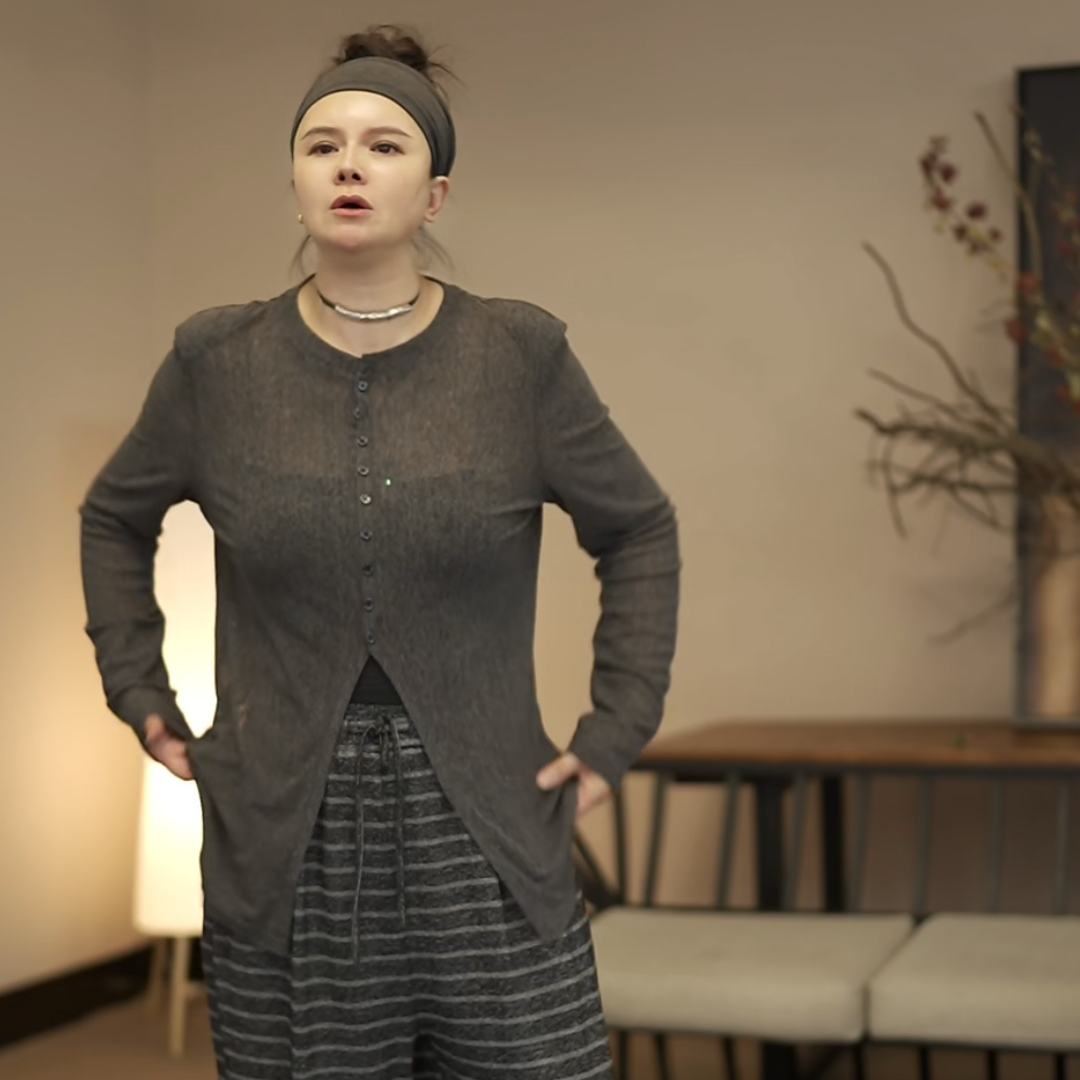 2025春装设计感垫肩显瘦中长款排扣针织开衫女上衣