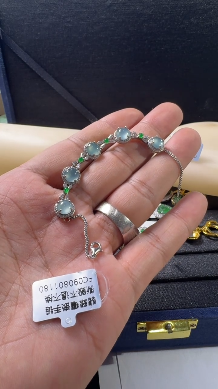 颈饰银S925镶嵌翡翠羊*?1