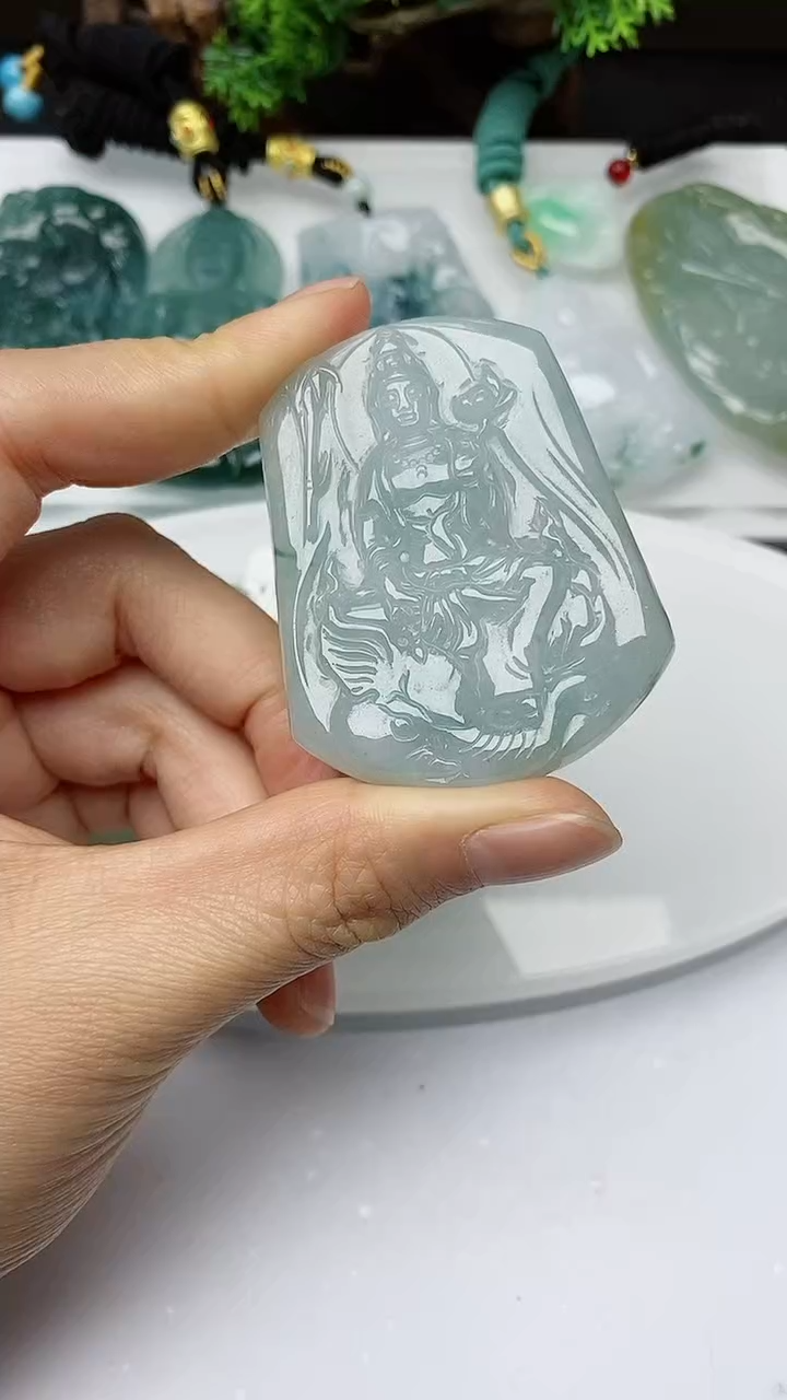 【闪购商品】翡翠颈饰未镶嵌