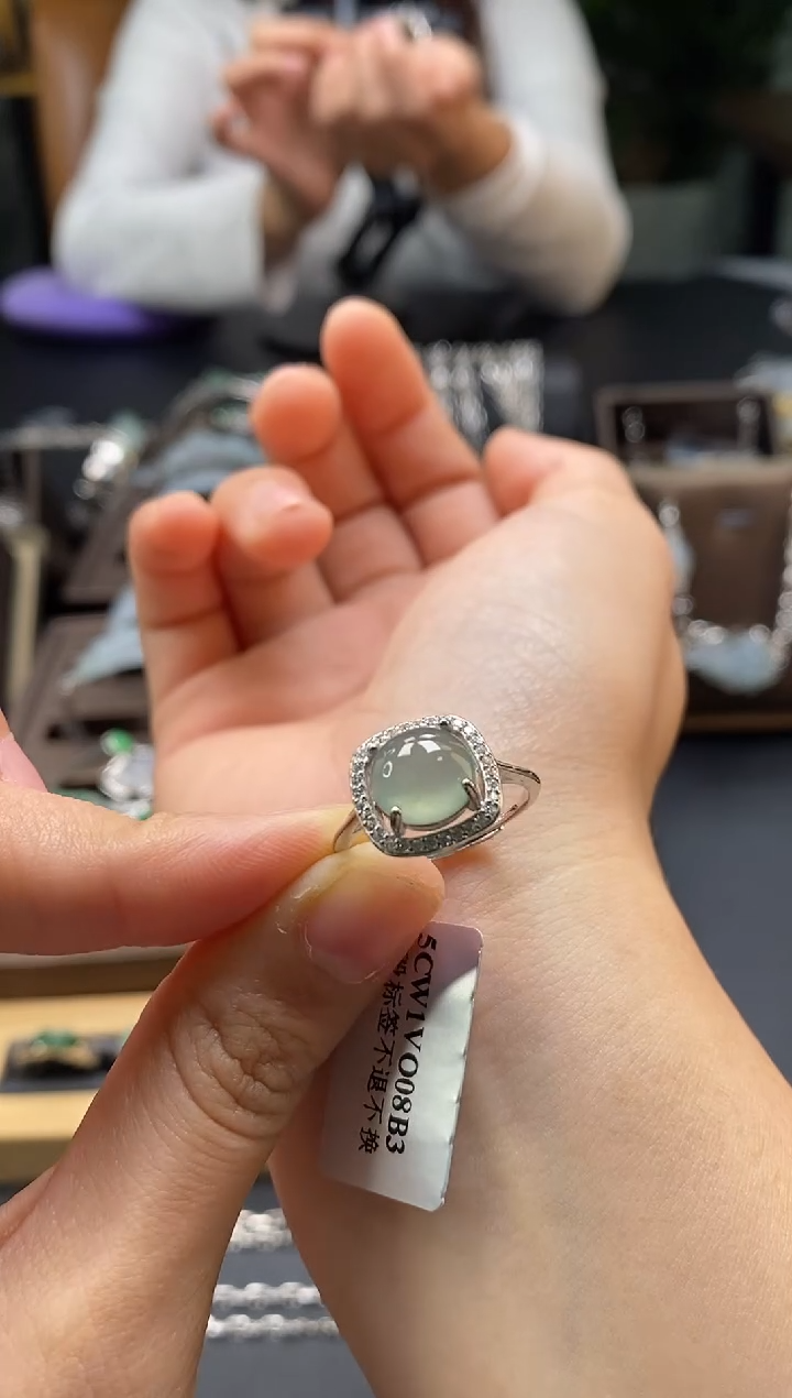 颈饰银S925镶嵌翡翠18644