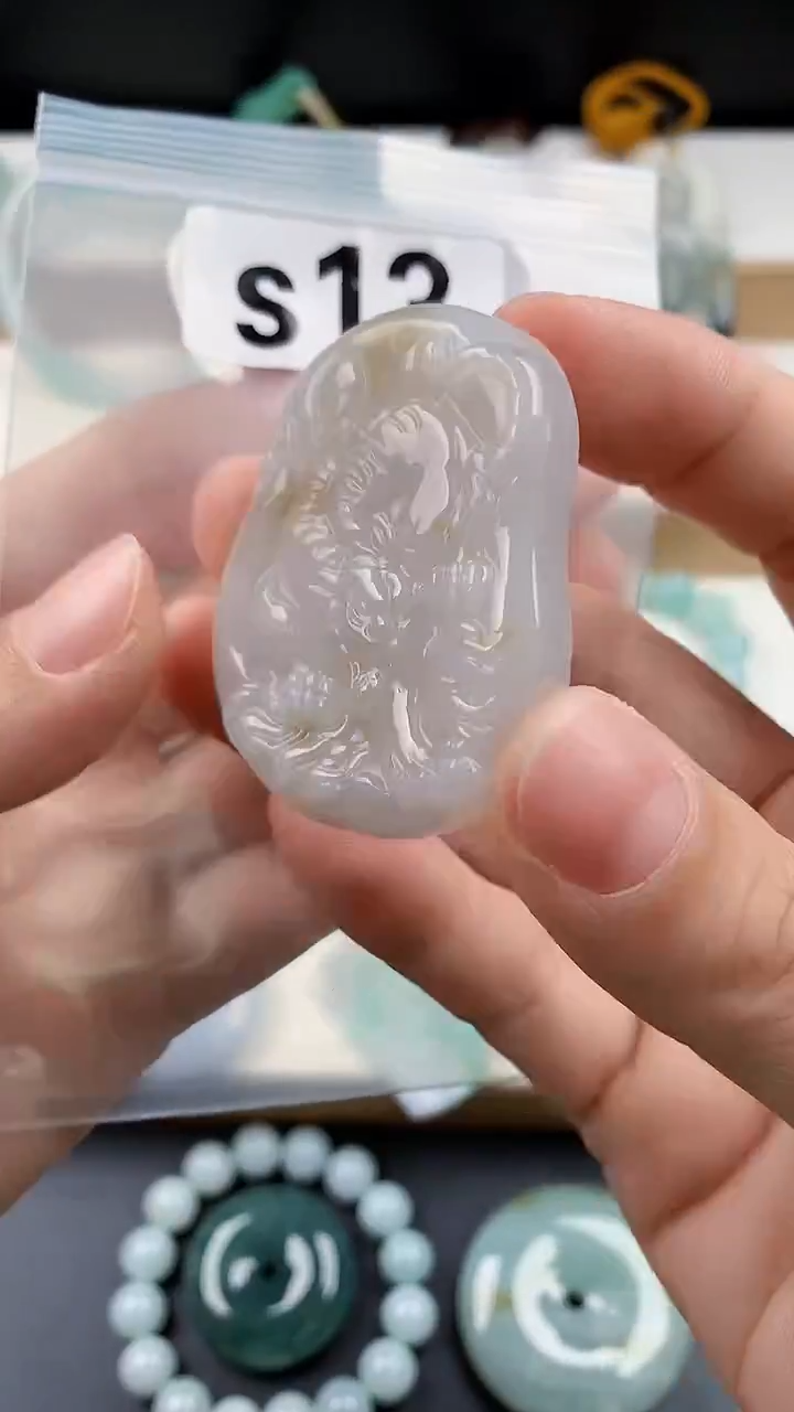 颈饰未镶嵌翡翠天然翡翠吊坠挂件