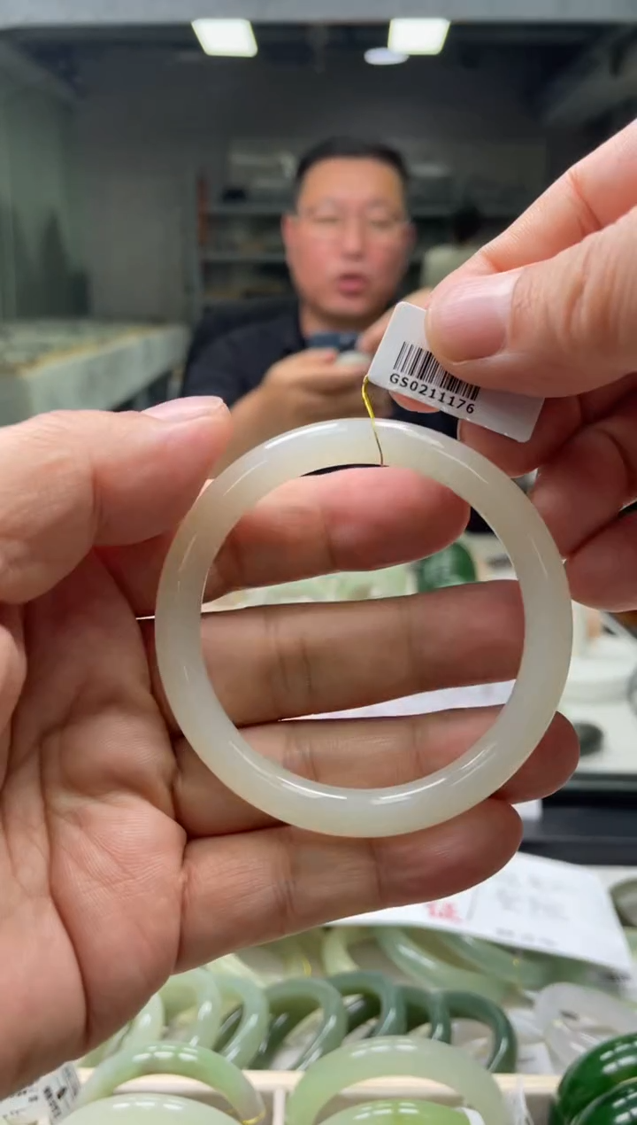 【闪购商品】和田玉手镯未镶嵌编码 1176圈口55-56