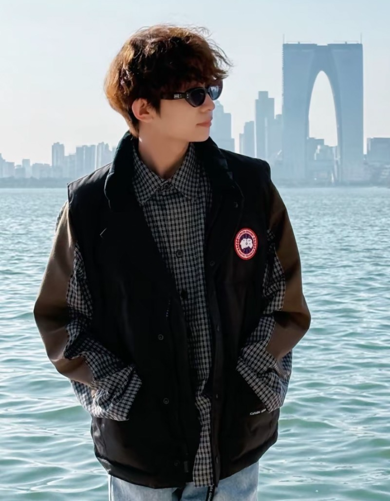 99新 CANADA GOOSE GM0098  徽标贴饰单排扣羽绒服马甲外套 XS码