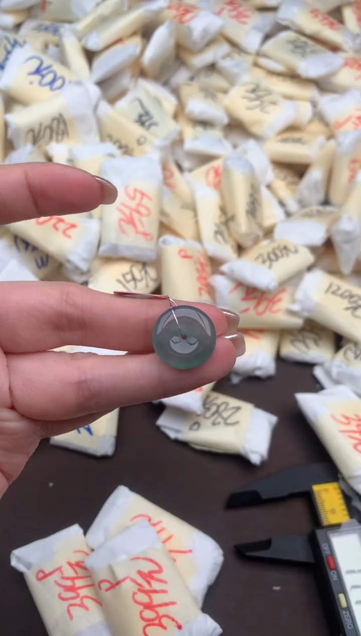 【闪购商品】翡翠挂件未镶嵌一