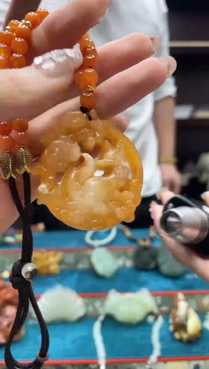 未镶嵌岫玉吊坠·